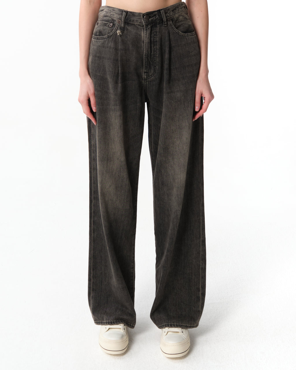 Damon Pleated Wide-Leg Jeans