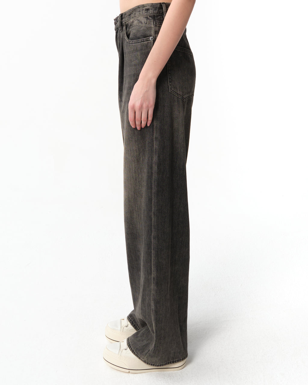 Damon Pleated Wide-Leg Jeans