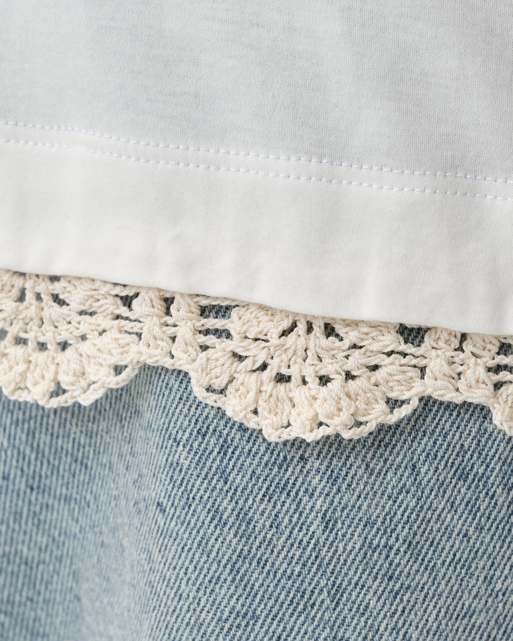 Lace-trim Oversized T-shirt