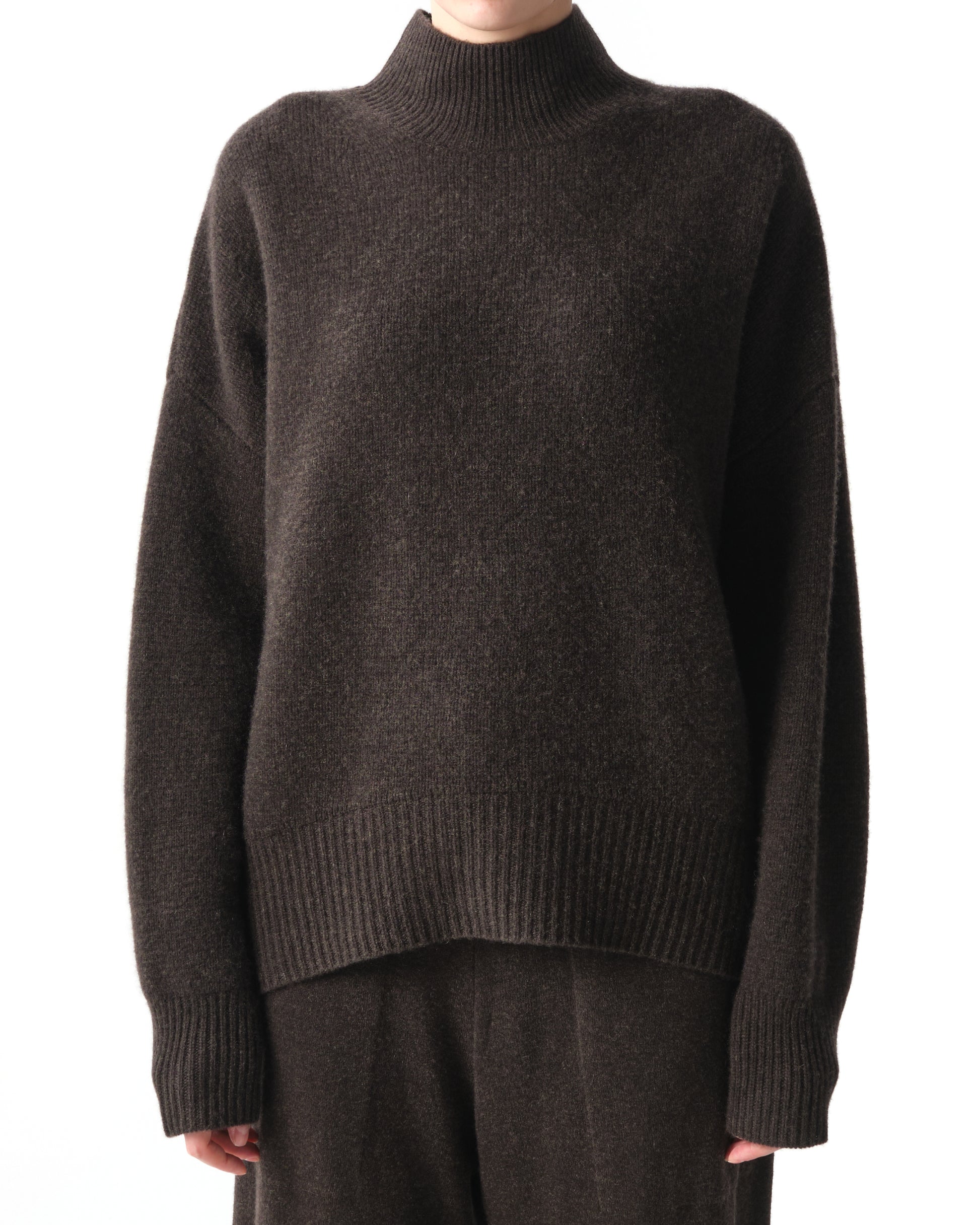 NANTES Brushed Cashmere Sweater