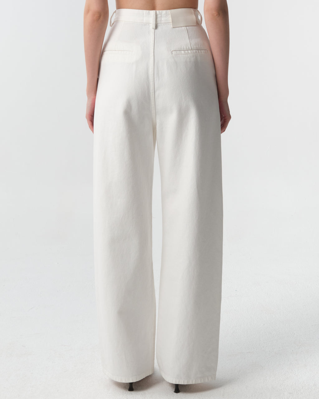 Attu Pleated Wide-Leg Jeans