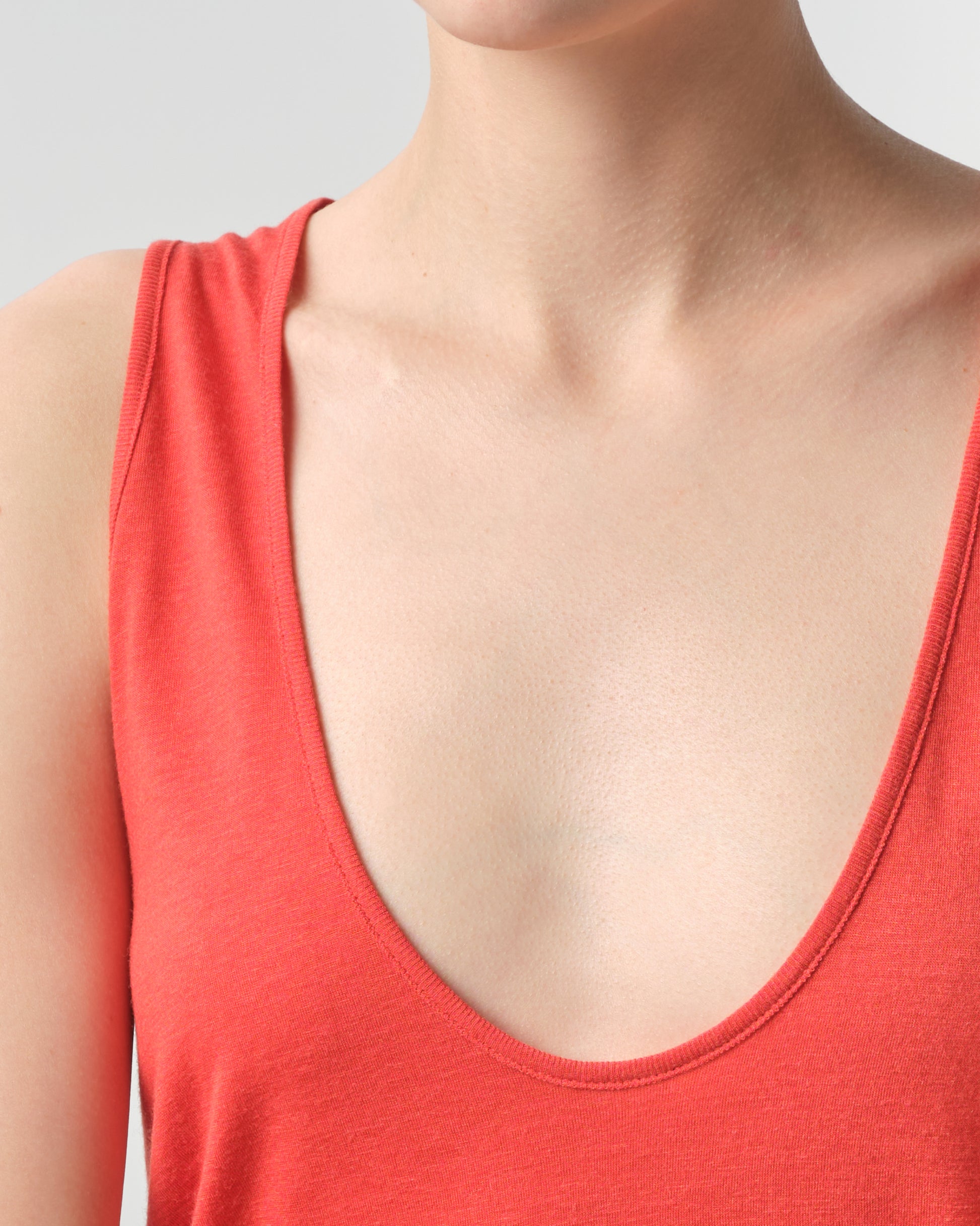 Albia Loose-Fit U-Neck Tank Top