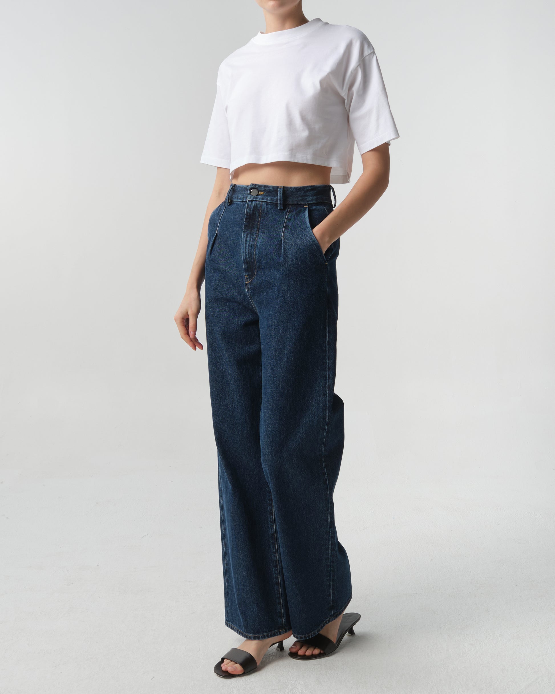 Gupo Cropped T-Shirt