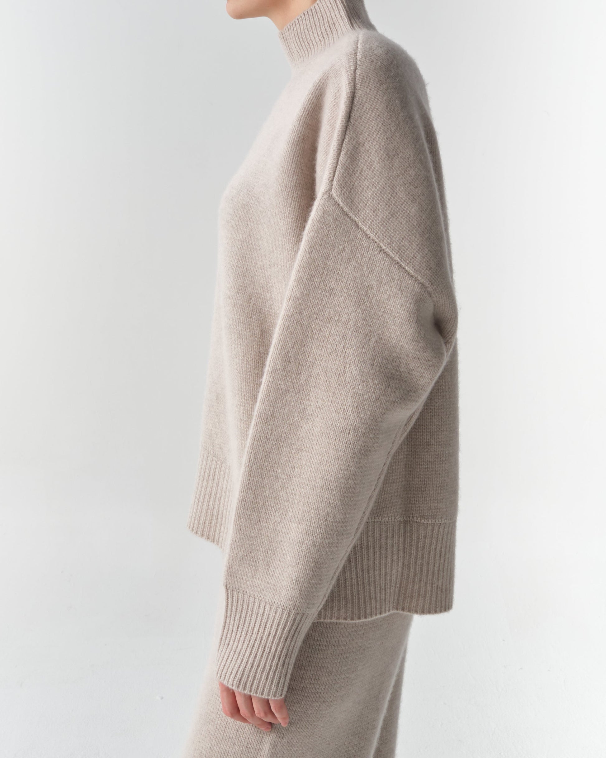 NANTES Brushed Cashmere Sweater