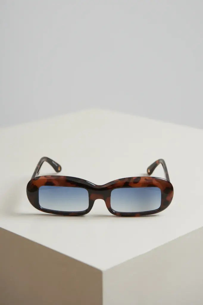 Cult Gaia SUNGLASSES beige/black