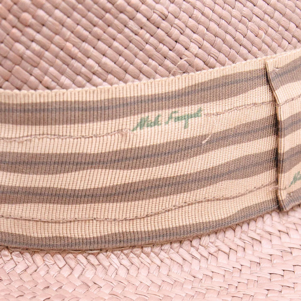 Nick Fouquet #743 Strophisch